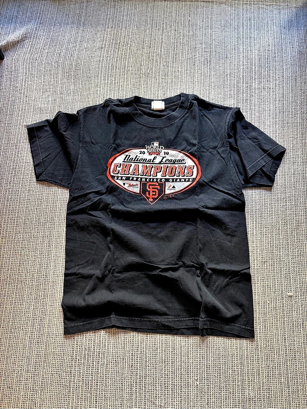 Majestic San Francisco Giants 2010 T-Shirt WORLD SERIES CHAMPIONS RARE